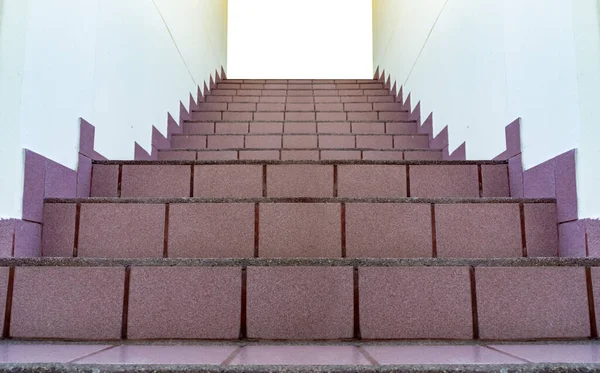 Perspectiva Las Baldosas Marrones Escalera — Foto de Stock