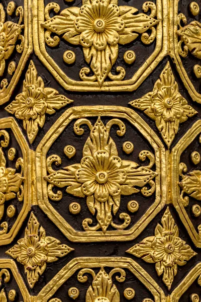 Tay tapınağında antik altın beton sıva