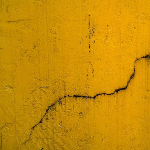 Желтый Grunge Бетонной Стены Текстуры Трещинами Пятна Воды — стоковое фото