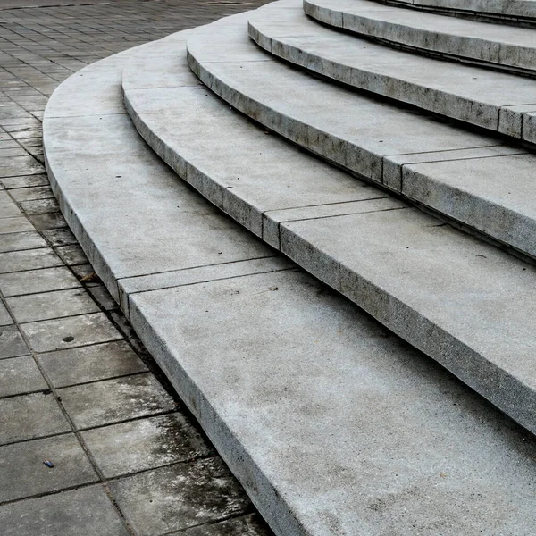 Perspektiva Točitého Betonového Schodiště — Stock fotografie