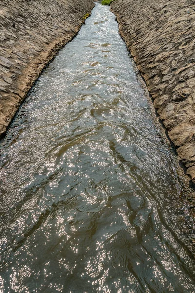 Canal Irrigation Avec Mur Pierre Béton — Photo