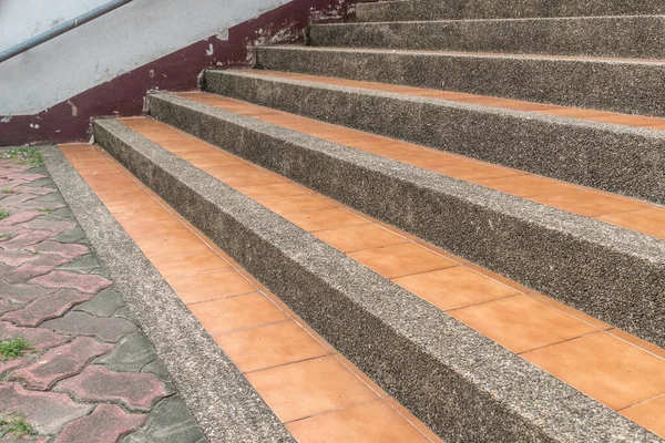 Braune Keramikfliesen Treppe Perspektive — Stockfoto