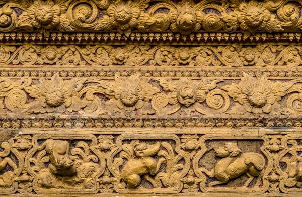 Тайская Древняя Золотая Бетонная Лепнина Храме — стоковое фото