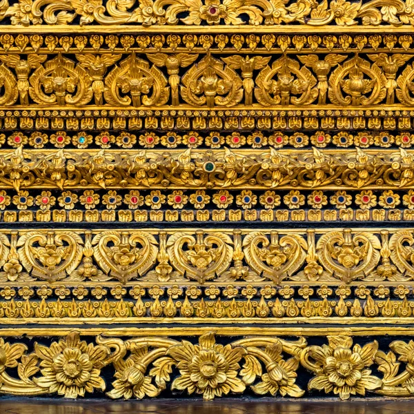 Thai Antico Stucco Gesso Oro Con Vetro Colore Nel Tempio — Foto Stock