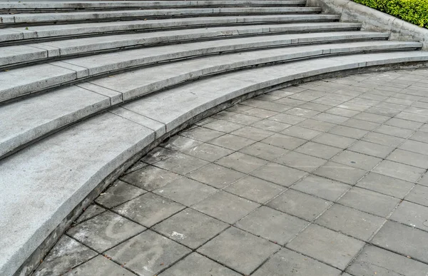 Perspektiva Točitého Betonového Schodiště — Stock fotografie