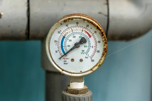 Gage show zero on blurred pipe background — Stock Image Gage Show Zero Blurred Pipe Background Stock Picture