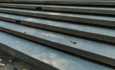 Küçük çakıllı merdiven desenli beton perspektifi