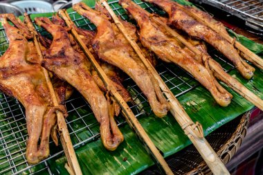 Tayland 'da Baharatlı Izgara Tavuk