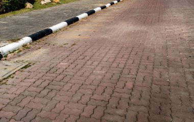 Siyah beyaz kaldırımlı beton blok kaldırım