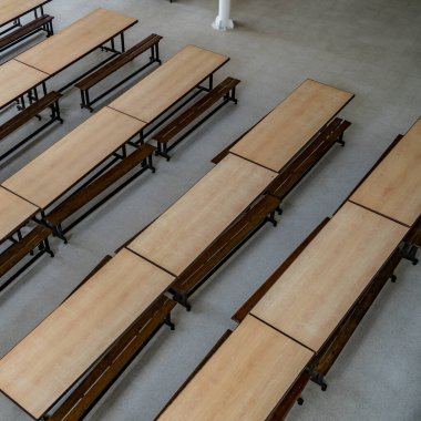 Boş Okulun kantininin resmi