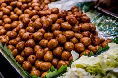 Tayland geleneksel domuz ve pirinç sosisi.