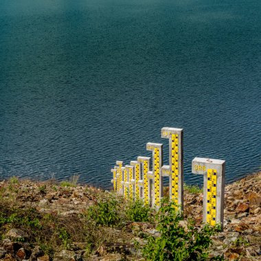 Gölde su seviyesi direği