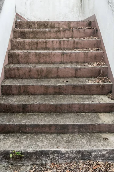 Старі Бетонні Сходи Простий Фон — стокове фото