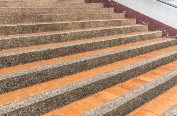 Braune Keramikfliesen Treppe Perspektive — Stockfoto