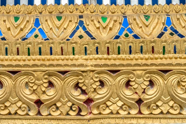 Thai Antico Stucco Gesso Oro Vetro Colore Nel Tempio — Foto Stock