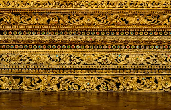 Thai Antico Stucco Gesso Oro Con Vetro Colore Nel Tempio — Foto Stock