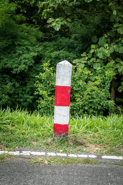 Red White Concrete Traffic Pole Country Road — Stock Photo, Image