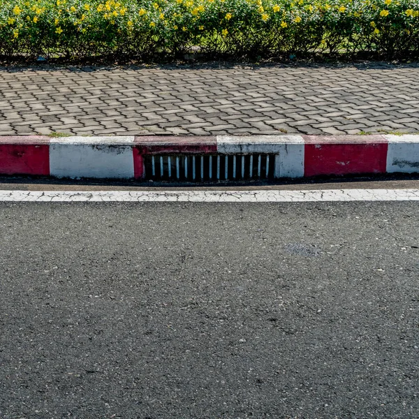 Camino Asfalto Con Bordillo Rojo Blanco — Foto de Stock