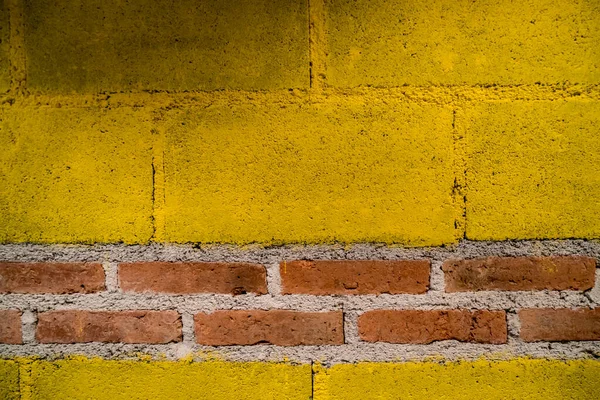 Geel Geschilderd Beton Blok Bruine Baksteen Muur Textuur — Stockfoto