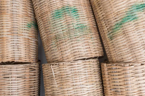 Cesta Tecelagem Bambu Fundo Simples — Fotografia de Stock