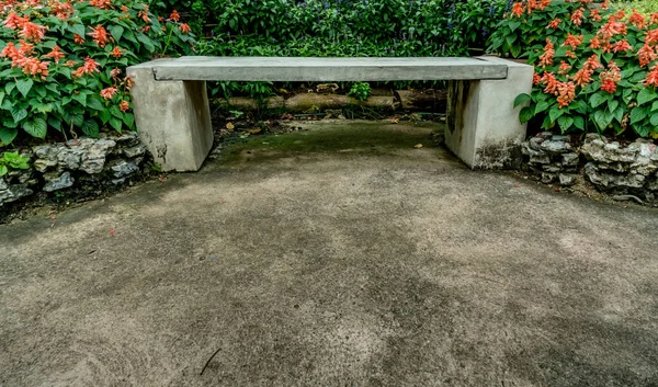 Banc Béton Blanc Dans Parc — Photo