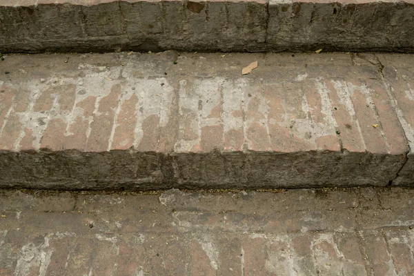 古代の茶色のレンガの階段 — ストック写真