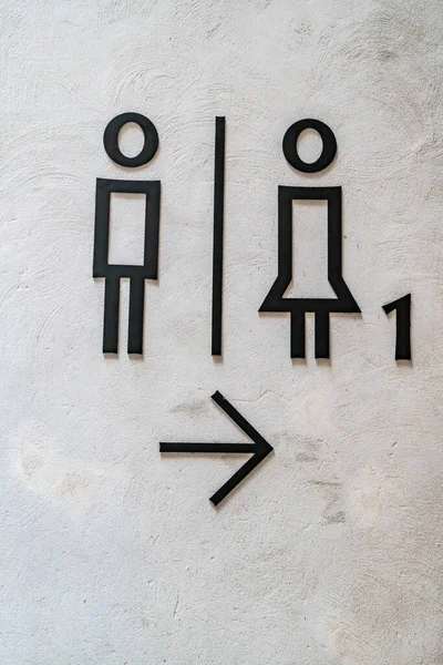 Beton Duvarda Tuvalet Etiketi — Stok fotoğraf