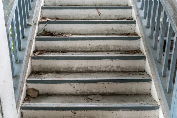 Staré Betonové Schodiště Jednoduché Pozadí — Stock fotografie