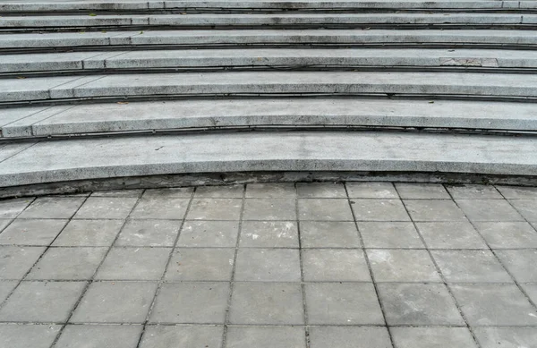 Zakřivené Betonové Schodiště Jednoduché Pozadí — Stock fotografie