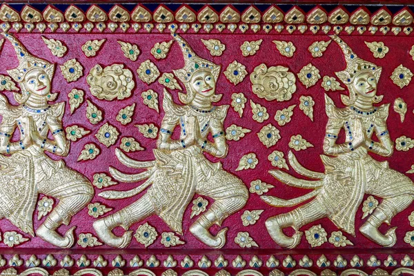 Тайский Древний Золотой Штукатурки Штукатурки Цветного Стекла Храме — стоковое фото