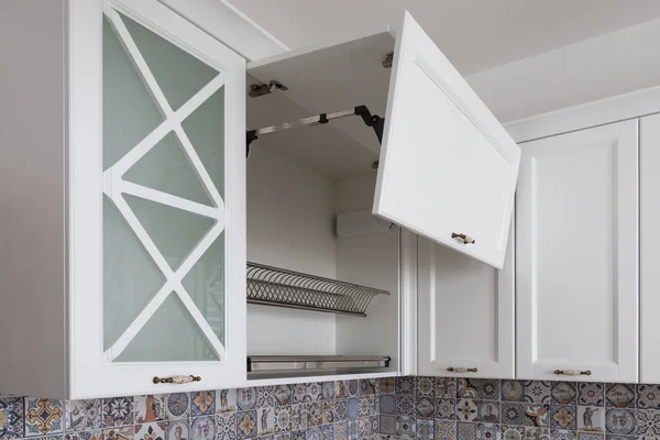 Armoire Cuisine Avec Façades Ouvertes Avec Étagères Porte Plat Intérieur — Photo