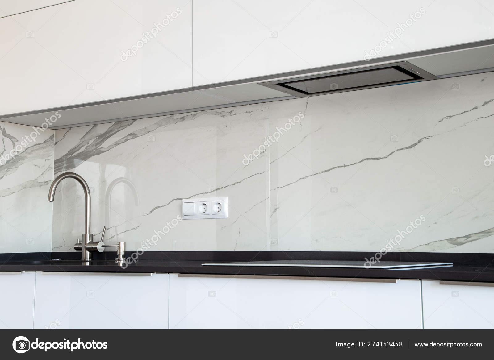 White Glossy Kitchen Black Quartz Countertop Marble Tile