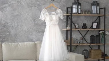 Gelin Gelinlik yatak odasında sabah hazırlık