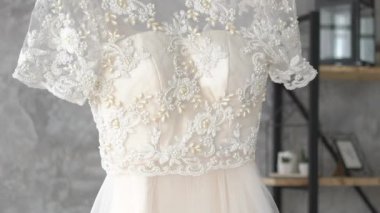 Beyaz Gelinlik Yavaş Hareket