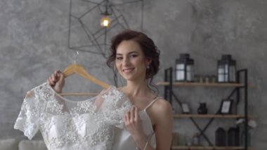 Gelin gelinlik yakınındaki