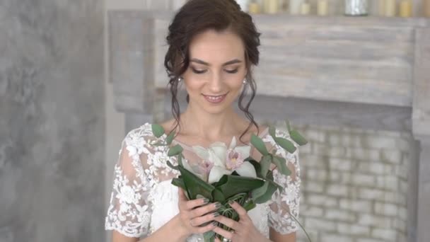 Portrait Une Jeune Mariée Attrayante Dans Robe Mariée — Video