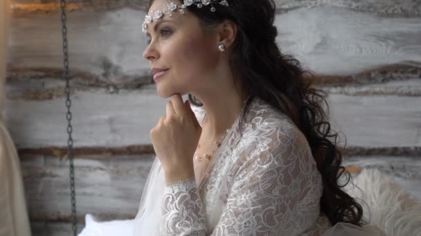 Sposa Sorridente Alla Macchina Fotografica — Video Stock