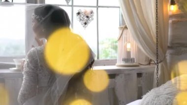 Beyaz Elbiseli Büyüleyici Gelin