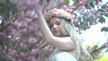 4k yan portre cazip kız şefkat Blooming dokunmadan