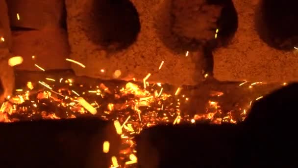 Червоний Вмираючого Угольки Залі — стокове відео