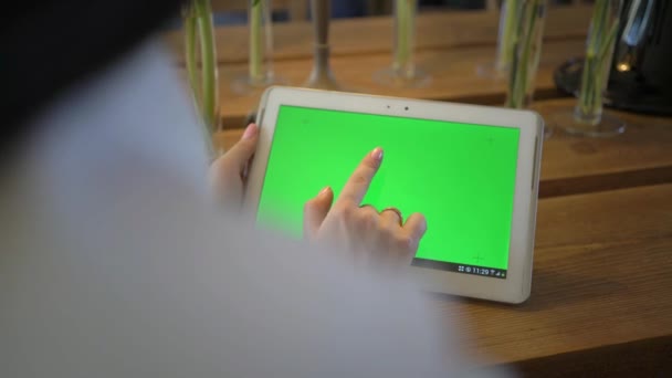 Woman Looking Tablet Computer Green Screen Cafe — Stock Video