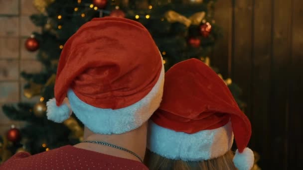 Slow Motion Young Couple Santa Hats New Year — Stock Video