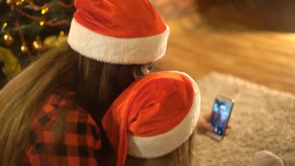 Menina Selfie Ano Novo Fotografou Fundo Natal — Vídeo de Stock