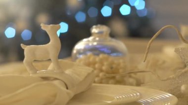 Güzel hizmet şenlikli Noel masa.