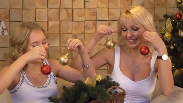 Mère Fille Près Arbre Noël — Video