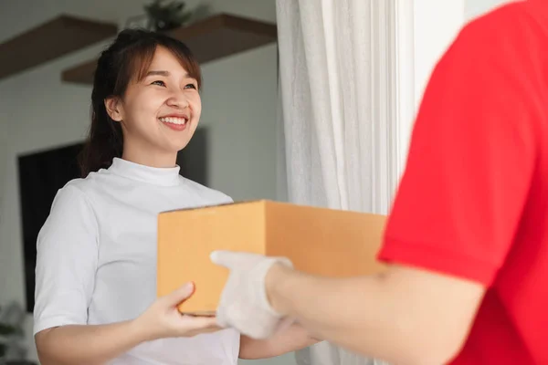 Asian Delivery Man Holding Cardboard Boxes Medical Rubber Gloves Mask — Stock Photo, Image