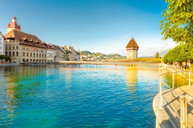 Lucerne, akşam şehrin panoramik manzarası.