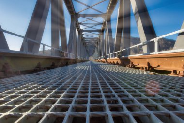 Demiryolu Köprüsü metal