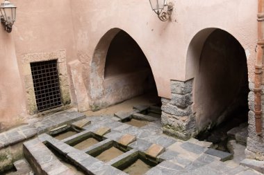 Cefalu'nun merkezindeki eski yıkama evi