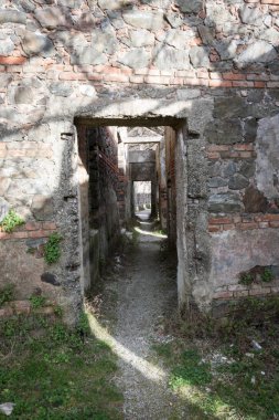 Terk edilmiş harabe